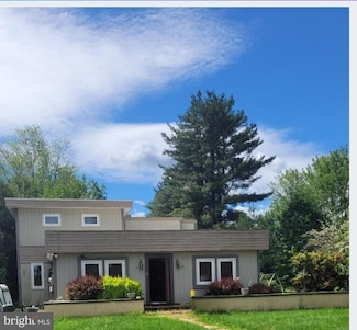 911 Nixon Dr, Mechanicsburg, PA 17055