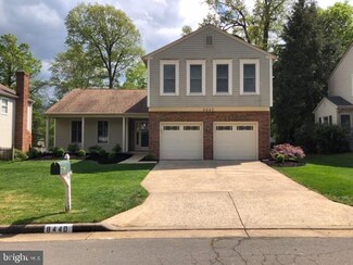 8440 Hunt Valley Dr, Vienna, VA 22182