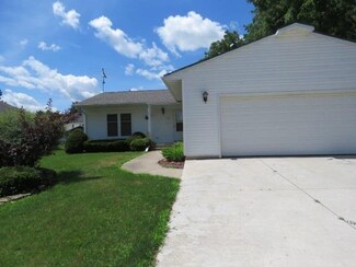 207 S Depot St, Fox Lake, WI 53933