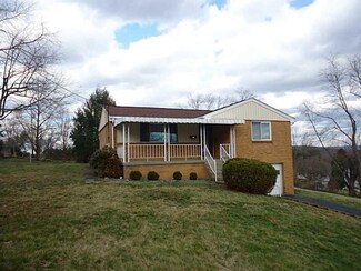 704 Painter St, Youngwood, PA 15697