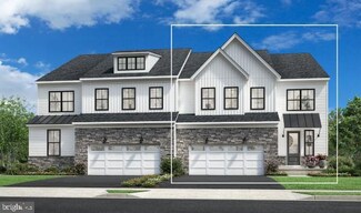 25 Alroy Rd Unit 13, Malvern, PA 19355