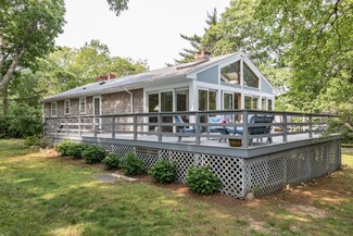 35 E Side Rd, Oak Bluffs, MA 02557
