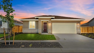 1089 Camomile Dr, Plumas Lake, CA 95961