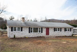 205 2nd St, Grottoes, VA 24441