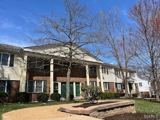 1767 High School Dr, Saint Louis, MO 63144
