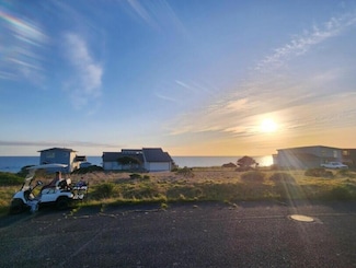 75 Neptune Rd, Shelter Cove, CA 95589