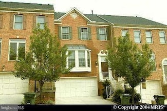 8502 Harvest Oak Dr, Vienna, VA 22182