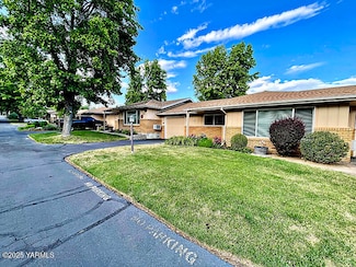 7606 Summitview Ave Unit 18, Yakima, WA 98908