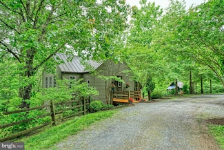 13487 Midlands Farm Ln, Lovettsville, VA 20180