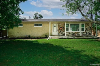 29140 Candlewood Ln, Southfield, MI 48076
