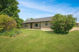 16776 Stanfield Rd, Boonville, MO 65233