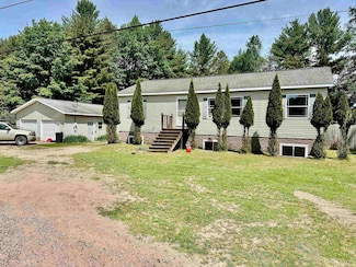 325 Brookwood Ln, Marquette, MI 49855