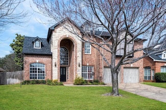 829 Forest Hollow Dr, Hurst, TX 76053