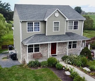 22 Foxhall Ln, Weyers Cave, VA 24486