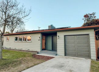 1612 W Laurel Ave, Visalia, CA 93277