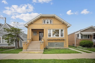 2215 Cuyler Ave, Berwyn, IL 60402