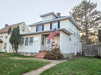 1729 Woodland Ave, Duluth, MN 55803