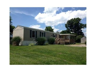 113 S Charles St, Zelienople, PA 16063