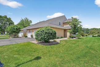 1018 Wheatstone Dr, Mishawaka, IN 46544
