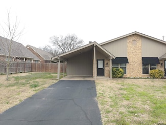 809 N Broad St, Chandler, TX 75758