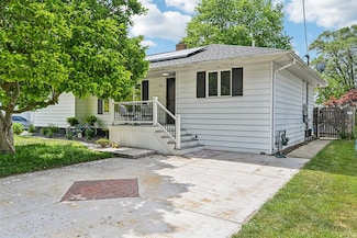 412 E South St, Peotone, IL 60468