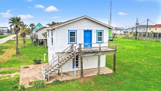 415 Treaty Dr, Freeport, TX 77541
