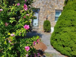 152 Tuckerman Ave Unit 16, Middletown, RI 02842