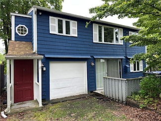 58 Beach St, Warren, RI 02885