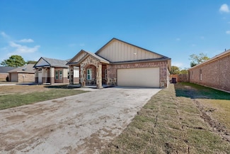 1221 S Rockwall Ave, Terrell, TX 75160