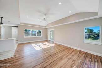 215 S Cove Ln, Panama City, FL 32401