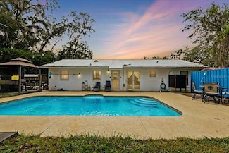 312 NE 4th Ave, Williston, FL 32696