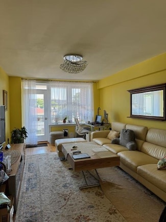 8470 129th St Unit 3E, Kew Gardens, NY 11415