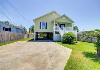 641 4th St, Dickinson, TX 77539