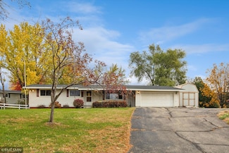 104 Bavarian Cir, Cannon Falls, MN 55009