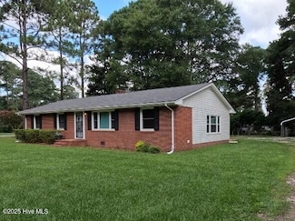 301 Cobb Dr, Elm City, NC 27822