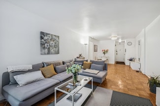 7502 Austin St Unit 1L, Forest Hills, NY 11375