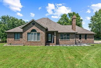 1705 E Lakecrest Dr, Ozark, MO 65721