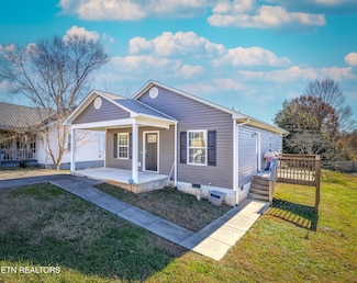 520 Midlake Dr, Knoxville, TN 37918