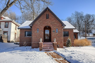 207 Park Ave, Council Bluffs, IA 51503