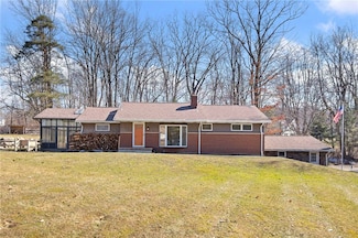 456 E Maitland Ln, New Castle, PA 16105