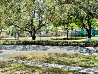 1311 SW 85th Ave, Pembroke Pines, FL 33025