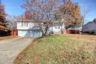 2219 Gregory Dr, Pacific, MO 63069