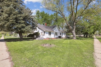 902 Rapids St, Adel, IA 50003