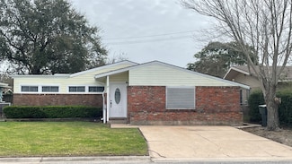 17 Manor Way, Galveston, TX 77550