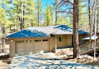 39 E Oak Dr, Munds Park, AZ 86017