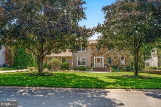 8 Staten Dr, Hockessin, DE 19707