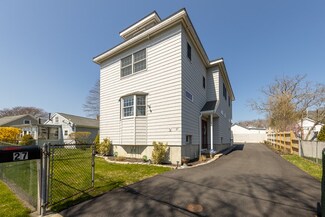 27 Grove St, Fairhaven, MA 02719