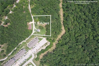 150 Forest Hills Dr, Lake Ozark, MO 65049