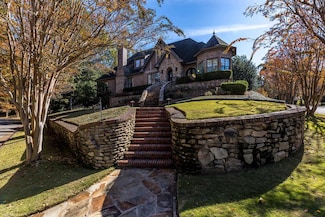 2000 Poplar Dr, Columbus, GA 31906