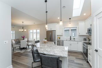 885 Picadilly Ln NW, Rochester, MN 55901